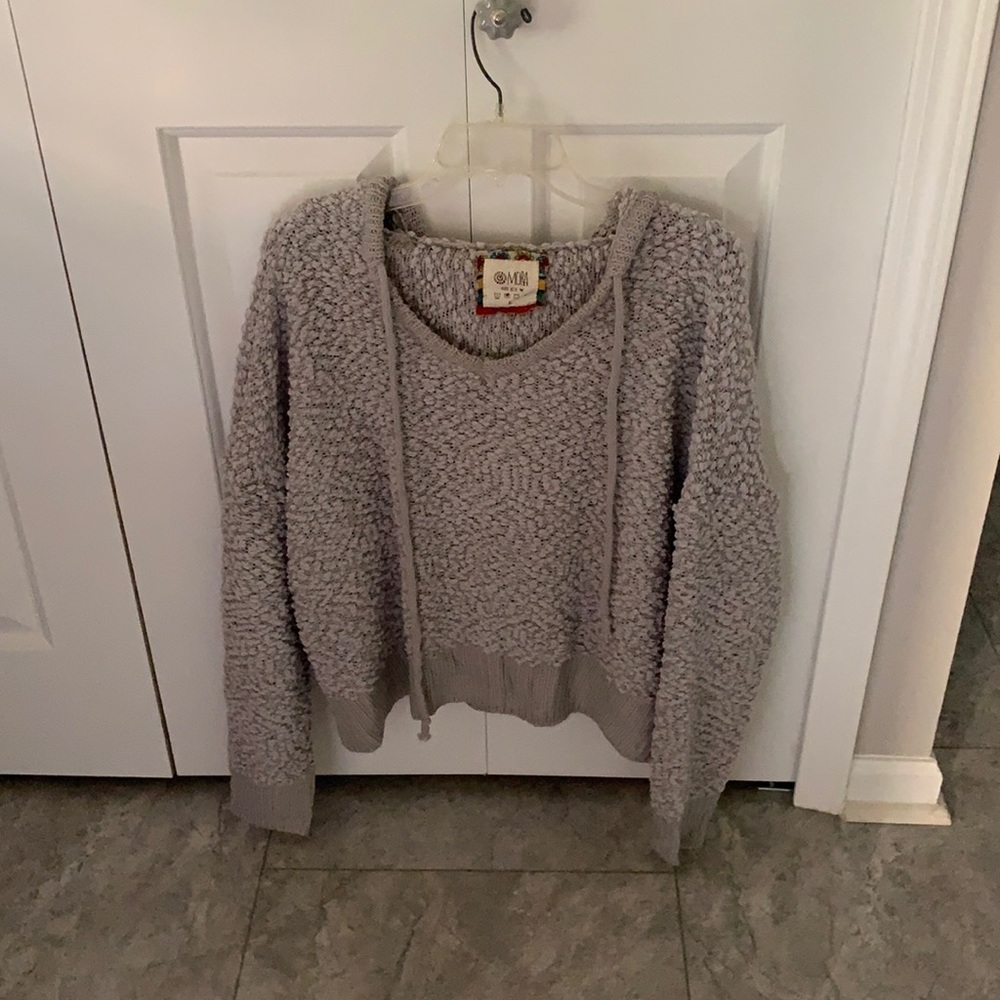 Gray hooded casual sweater